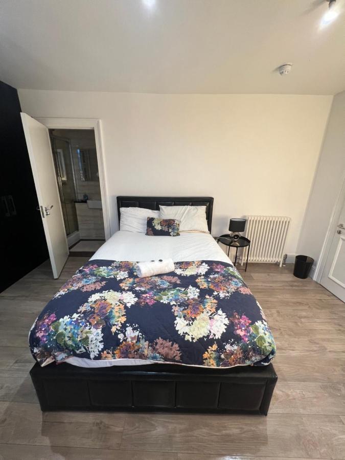 Luxury Double Room W/ Private Bathroom EDI Eksteriør billede
