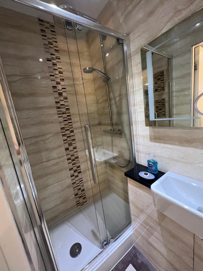 Luxury Double Room W/ Private Bathroom EDI Eksteriør billede